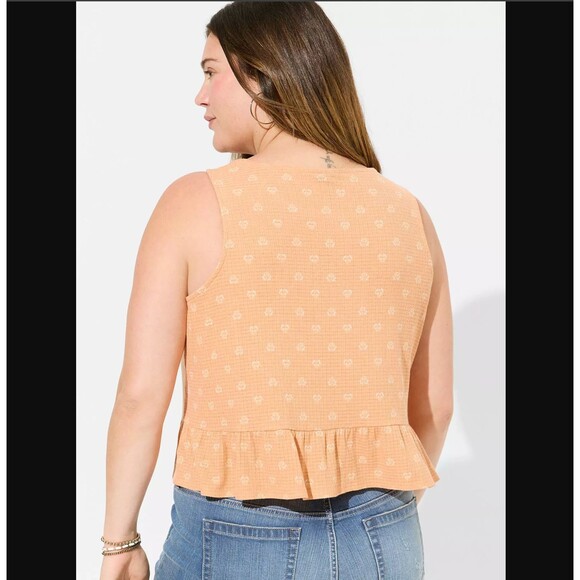 Torrid Crop Top 4X 26 Peach Floral Textured Knit Sleeveless High Neck Ruffle Hem - Picture 4 of 6